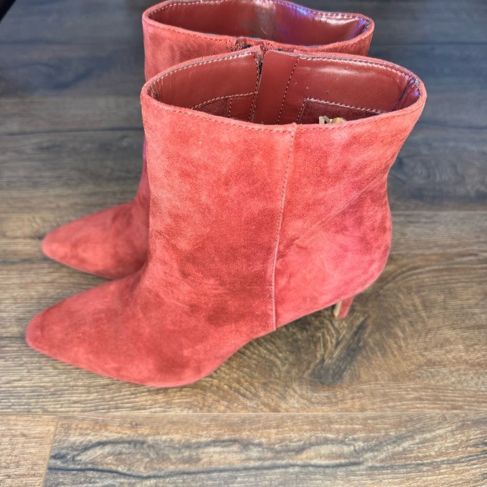Vince Camuto Allost Stiletto Bootie in Fired Brick Suede Size 9M - Picture 2 of 7